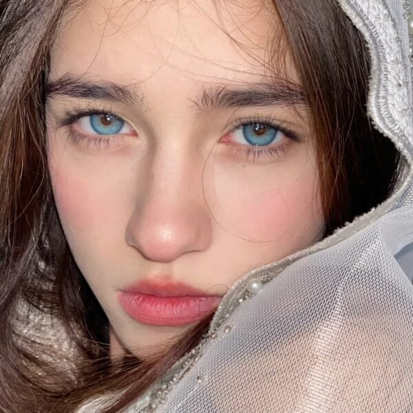 Emerald Spell Coloured Contact Lenses - Image 2